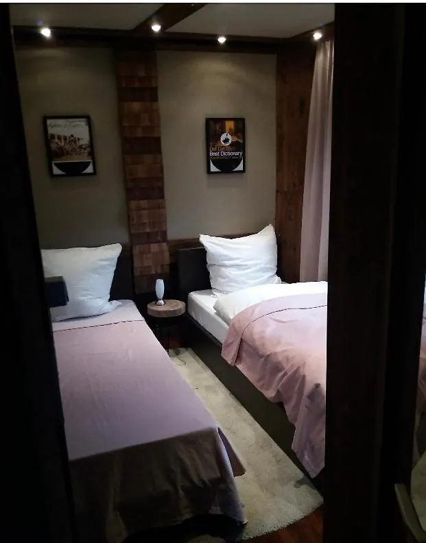 Meet & Sleep In Heidelberg Konuk evi Almanya